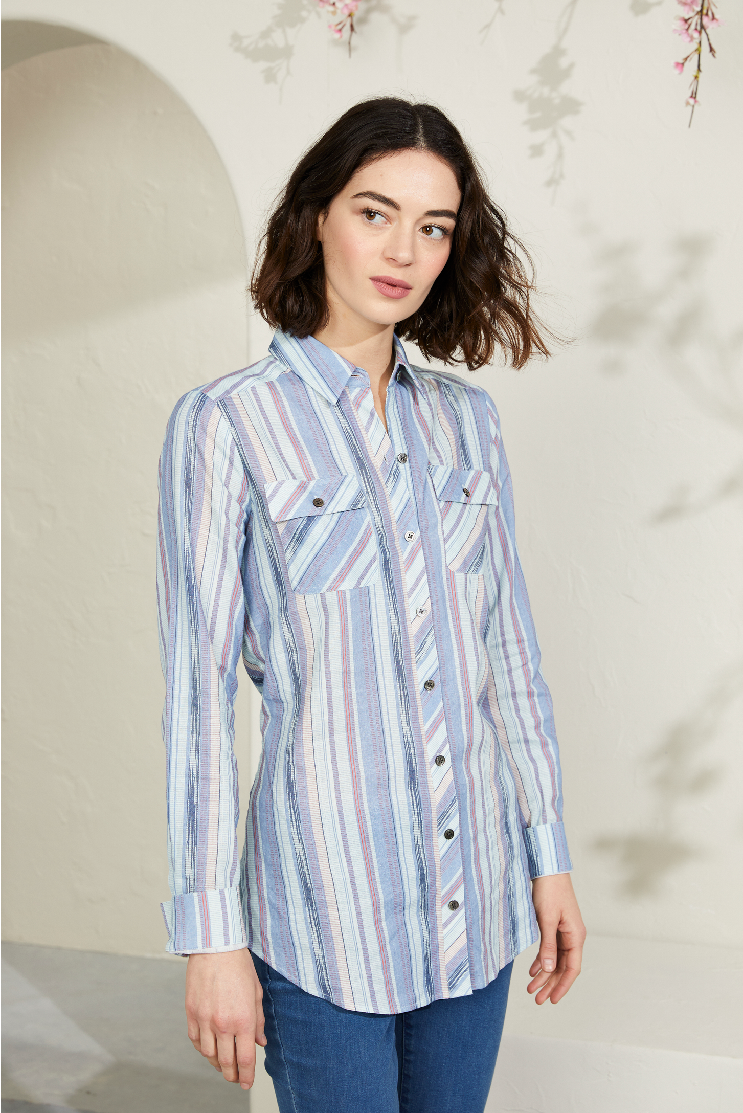 Get In Line | Lucia & Visionnaire