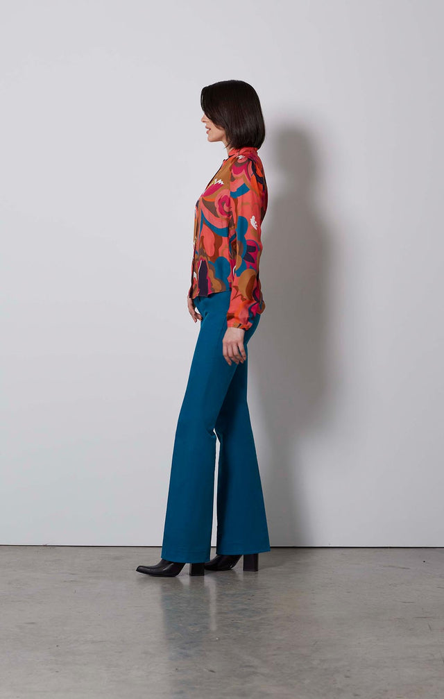 BOUQUET-SILK-RICH, FLORAL-PRINT BLOUSE-2-tp-1836-ON MODEL