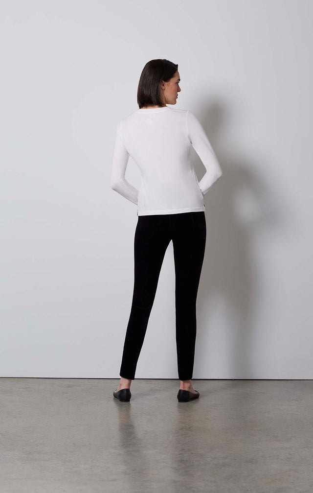 CLEVER-WHT-LONG-SLEEVE JERSEY TOP-2-tp-2305-ON MODEL