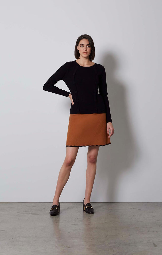 DOWNTOWN-BLACK SADDLE SLEEVE SWEATER-2-kn-2143-ON MODEL