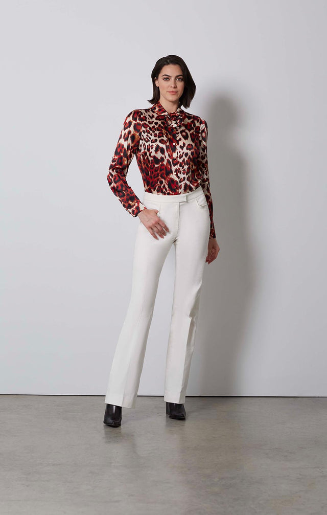FONDANT-STRETCH DOUBLE-WEAVE CRÊPE PANTS -2-pt-2263-ON MODEL