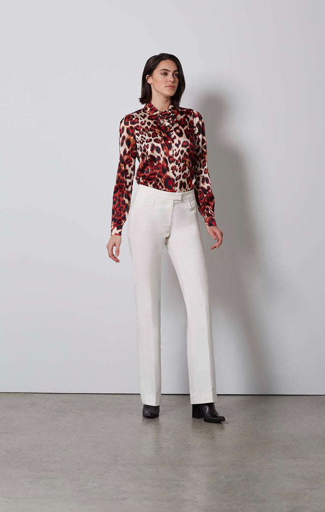FONDANT-STRETCH DOUBLE-WEAVE CRÊPE PANTS -2-pt-2263-ON MODEL