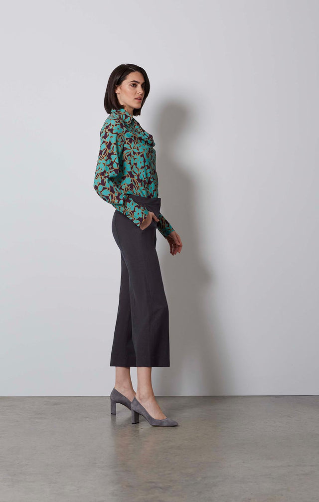 KOALA-GRAY FLANNEL PANTS-2-pt-2141-ON MODEL