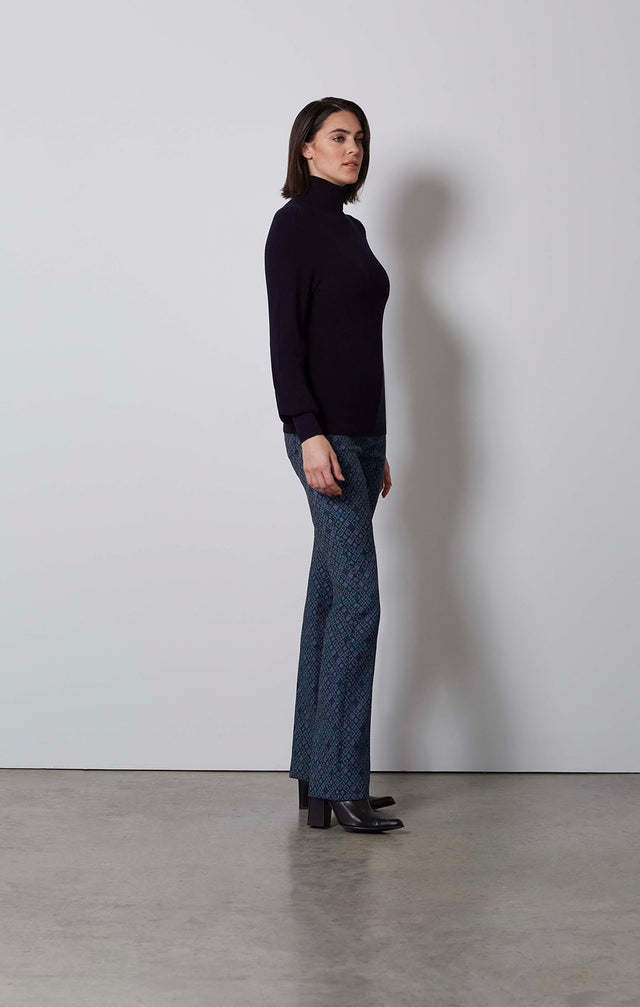 MARQUISE-NVY-BLOUSON KNIT TURTLENECK-4-kn-2130-ON MODEL
