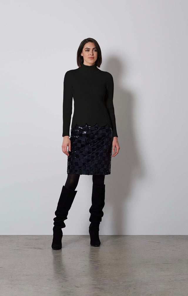ZIG-ZAG-BLK-RIBBED COTTON TURTLENECK-2-kn-1872-ON MODEL