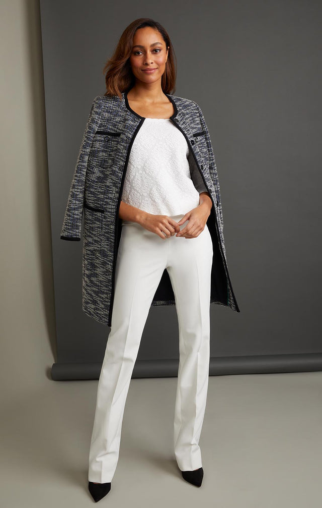FONDANT-STRETCH DOUBLE-WEAVE CRÊPE PANTS -2-pt-2263-ON MODEL
