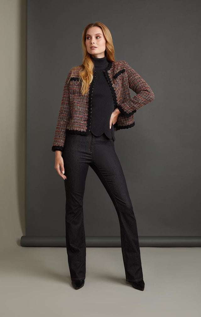 ZIG-ZAG-BLK-RIBBED COTTON TURTLENECK-2-kn-1872-ON MODEL