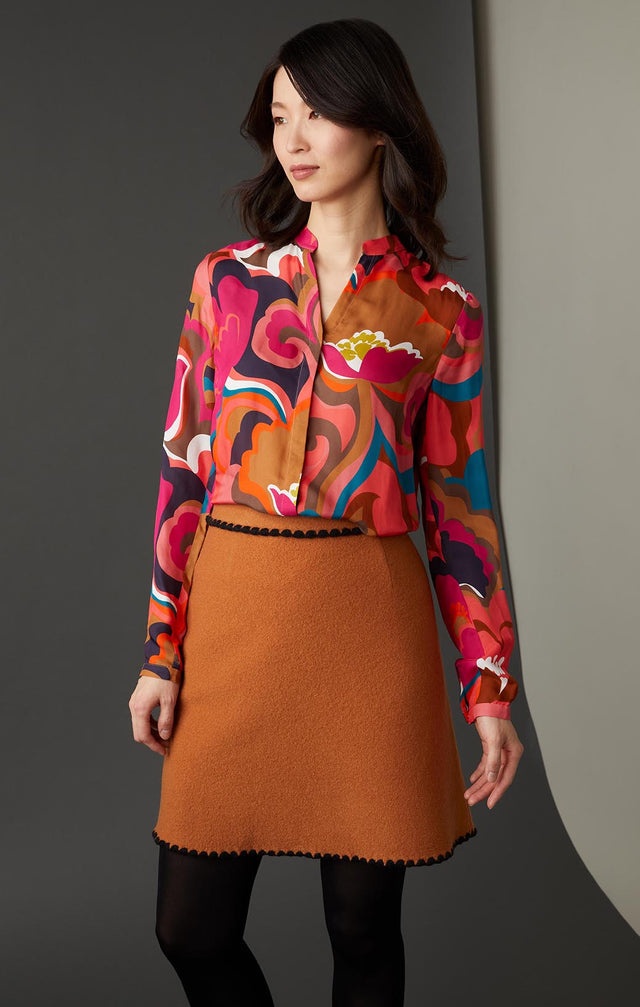 BOUQUET-SILK-RICH, FLORAL-PRINT BLOUSE-2-tp-1836-ON MODEL