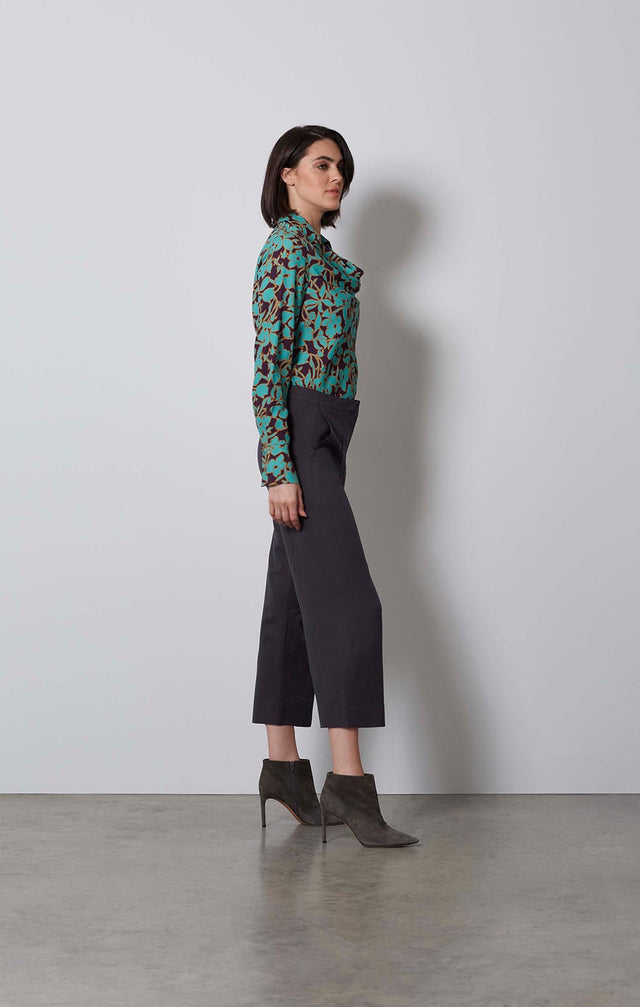 WARHOL-FLORAL JACQUARD BLOUSE-2-tp-1861-ON MODEL