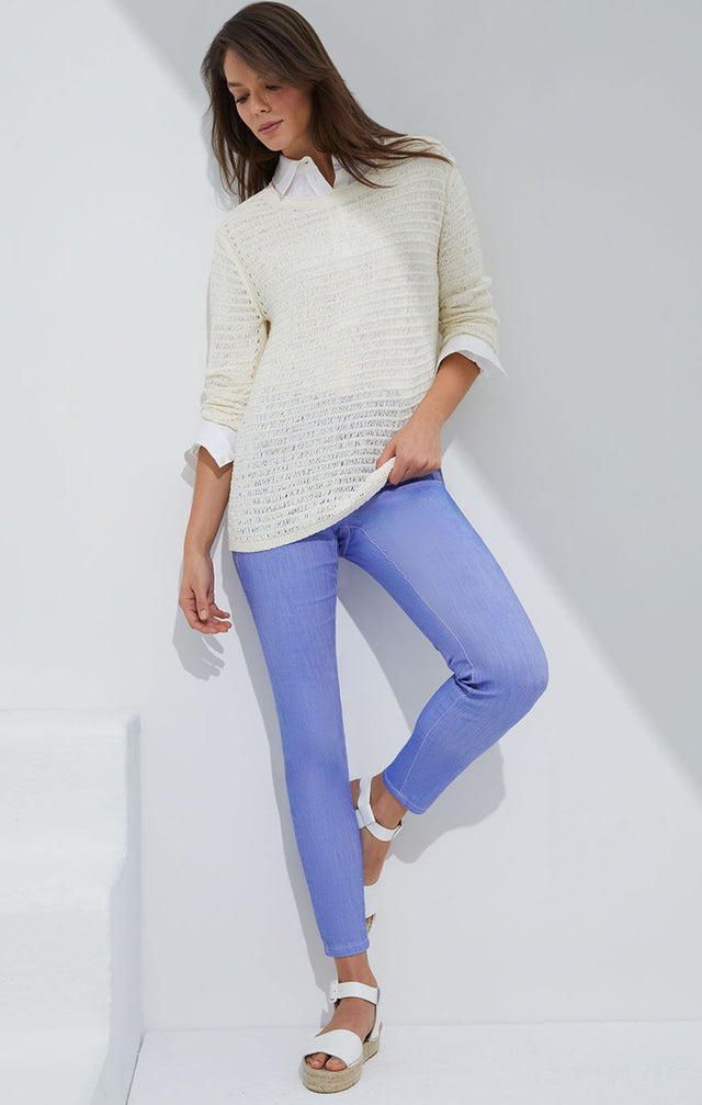 Lookbook photo of model wearing the Breezy sweater and Dashwood-blu pants.