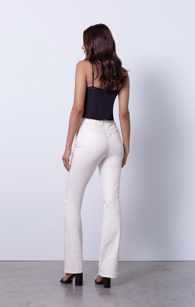 Swirl Ivory - Traveling Seam Jeans - On Model