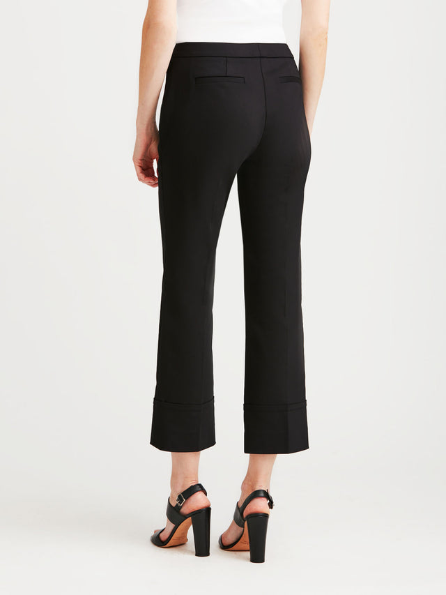 Pandora - Cropped Pants - On Model