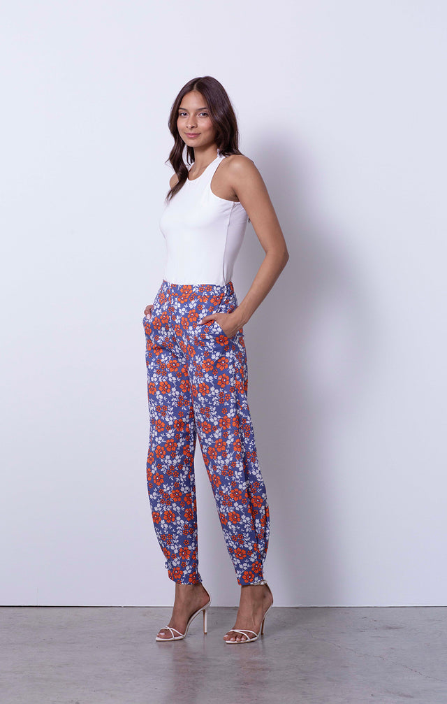 Cabaña - Floral Pull-On Resort Pants - On Model